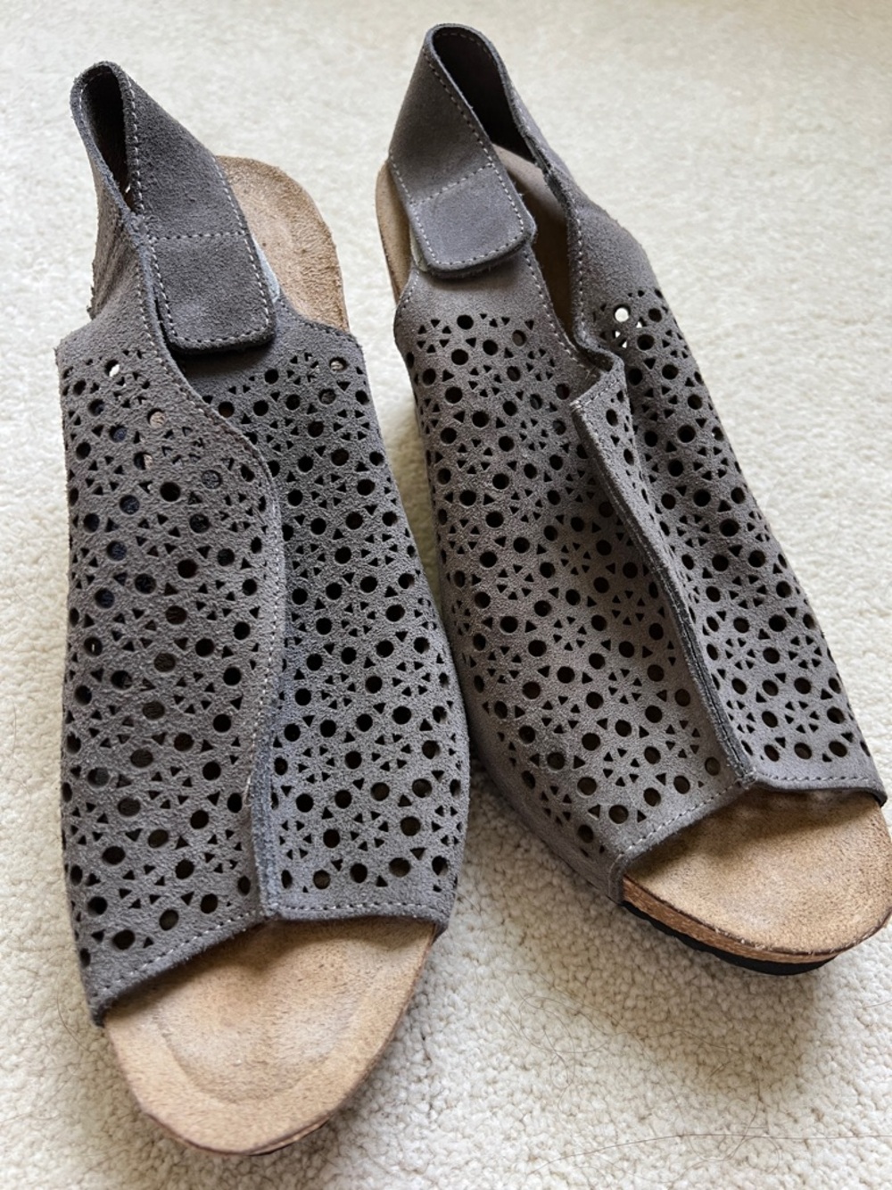 Women’s Cutout Suede Open-Toe Sandals - Gray size 10